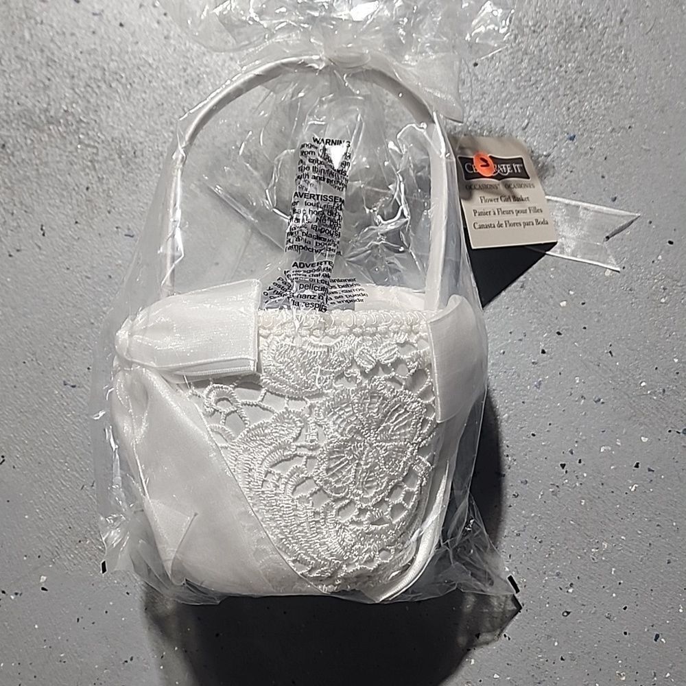 💥5/$25 SALE | BUNDLE TO SAVE | Wedding Flower Girl Basket